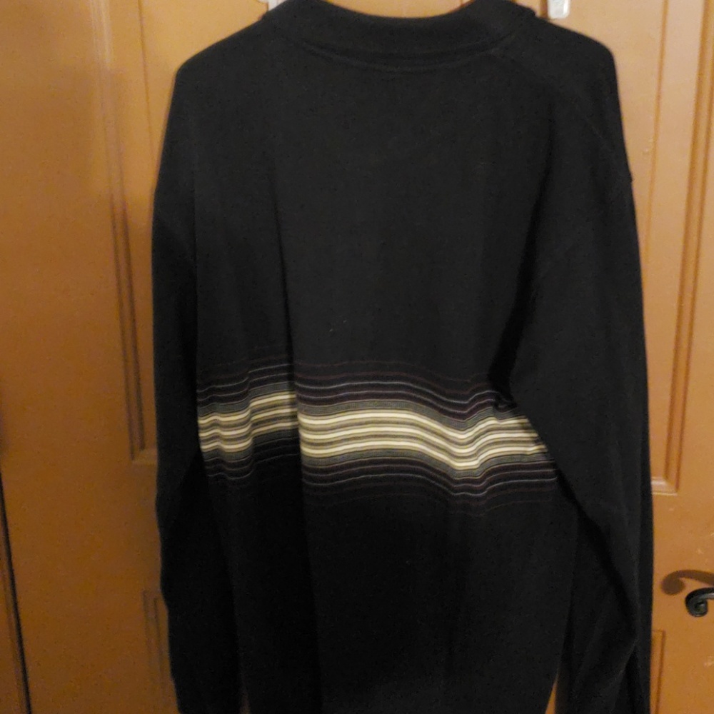 Sweater - Picture 4 of 4
